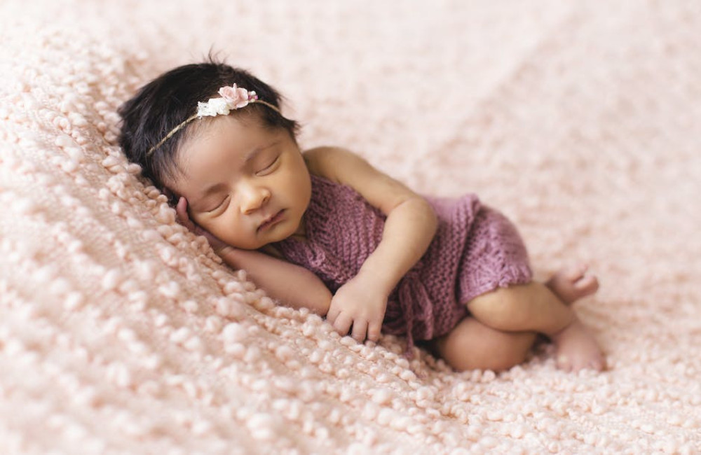 Op welke manier laten mensen weten dat ze een baby hebben?