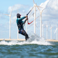 Kitesurfen in Nederland? Alles over de Basiscursus!