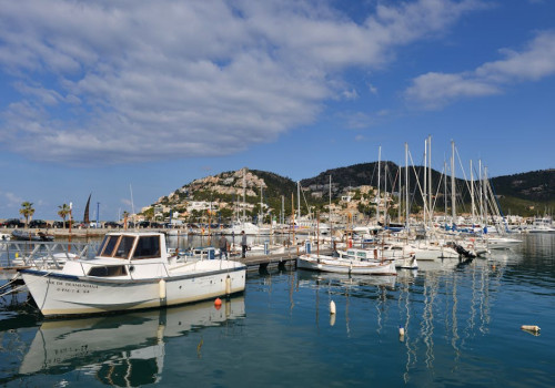 Cala Ratjada winkels: winkelstraten, zaterdagmarkt, souvenirs en wat je vooraf regelt