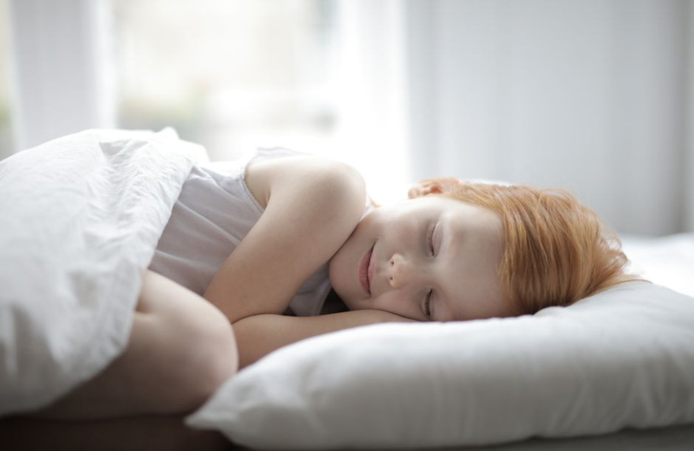 Hoeveel uur slaap heeft een kind van 10 jaar nodig in de week na de wintertijd 2026