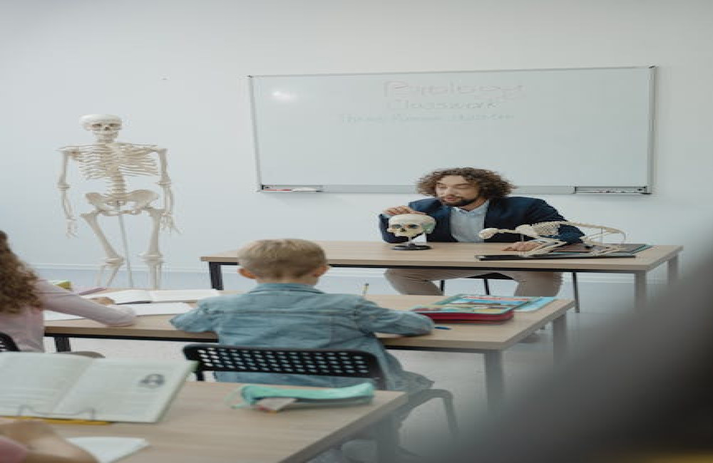 Waarom leren niet stopt na je schooltijd: hoe ouderen hun kennis blijven uitbreiden