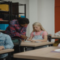 Hoe kunnen ouderen dagelijks leren en kennis opdoen?
