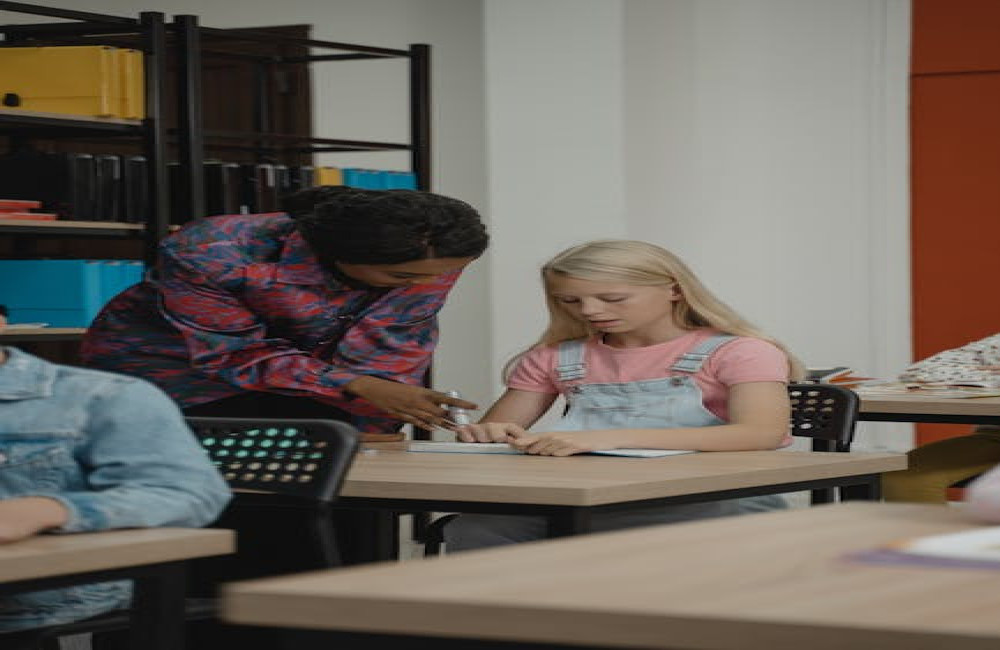Hoe kunnen ouderen dagelijks leren en kennis opdoen?